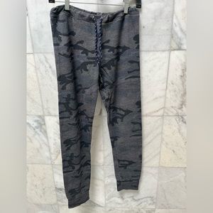 Sundry slim camouflage sweatpants